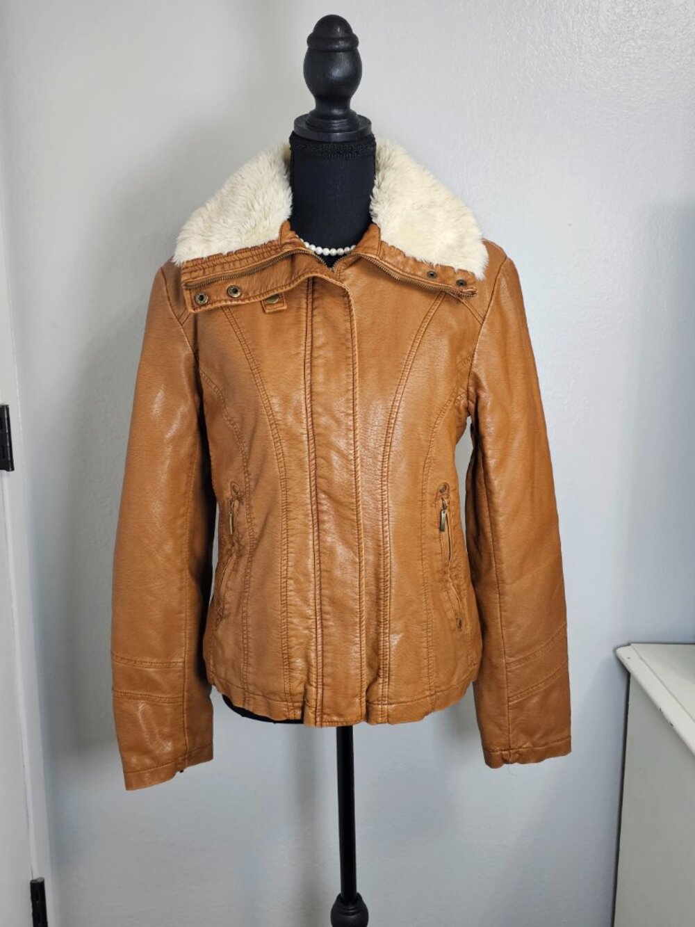 NEW Giacca Vegan Leather Khaki Sherpa Lining Women's Jacket - Size Medium - Picture 2 of 7